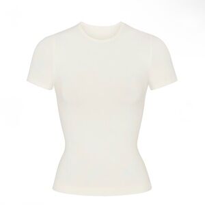 SKIMS SOFT SMOOTHING SEAMLESS
T-SHIRT SZ 2X